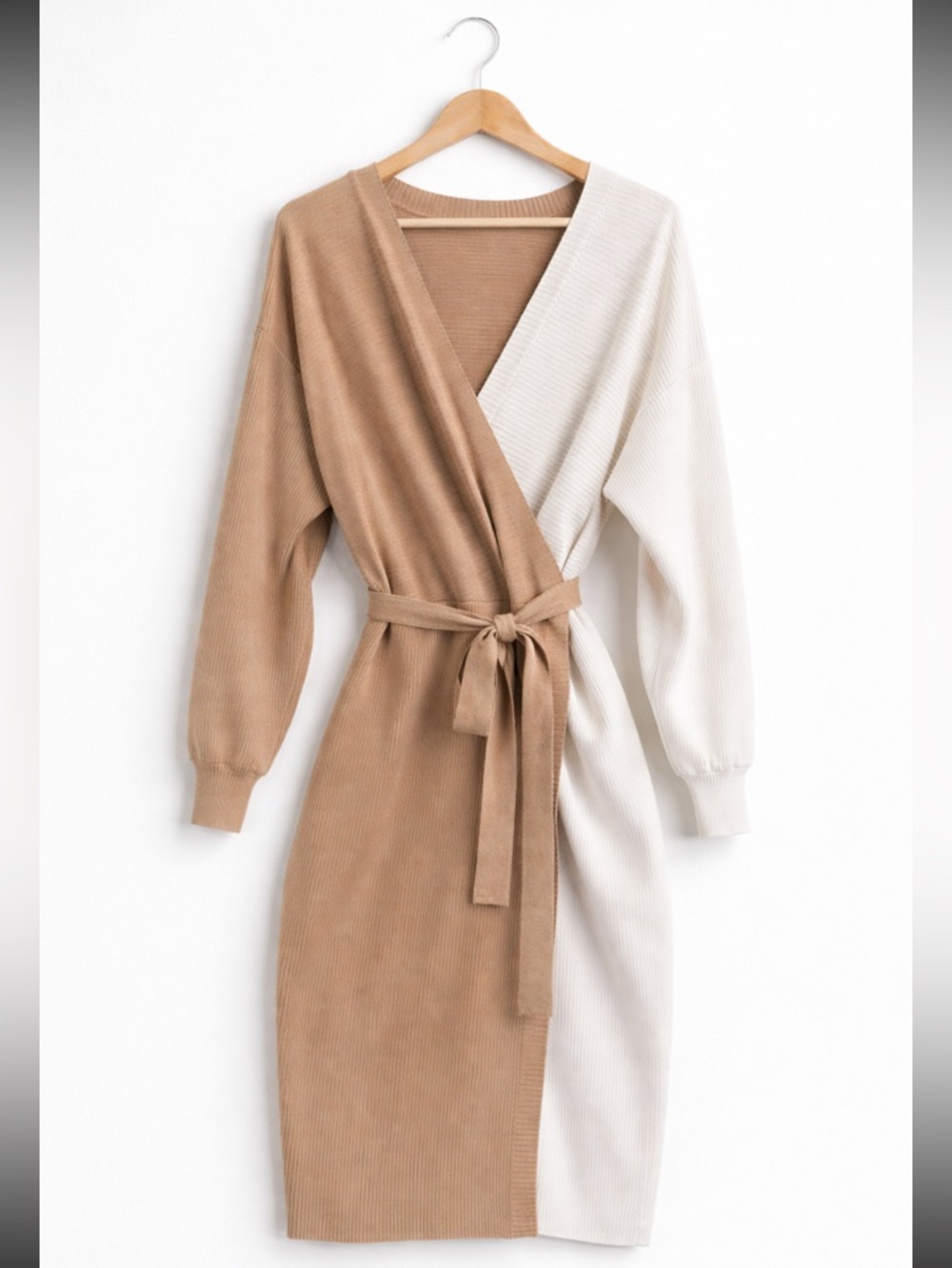 Cozy two-tone ribbed knit wrap sweater dress in tan and cream – size Large